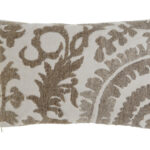 cuscino panna con ricamo marrone