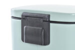 pattumiera 5L, pattumiera metallo grigio, pattumiera chiusura lenta, pattumiera soft close, pattumiera a pedale, cestino bagno 5 litri, pattumiera compatta, pattumiera moderna, pattumiera design, pattumiera grigia, pattumiera piccola, pattumiera per bagno, pattumiera cucina piccola, cestino con pedale, pattumiera silenziosa, cestino metallo soft close, accessori bagno moderni