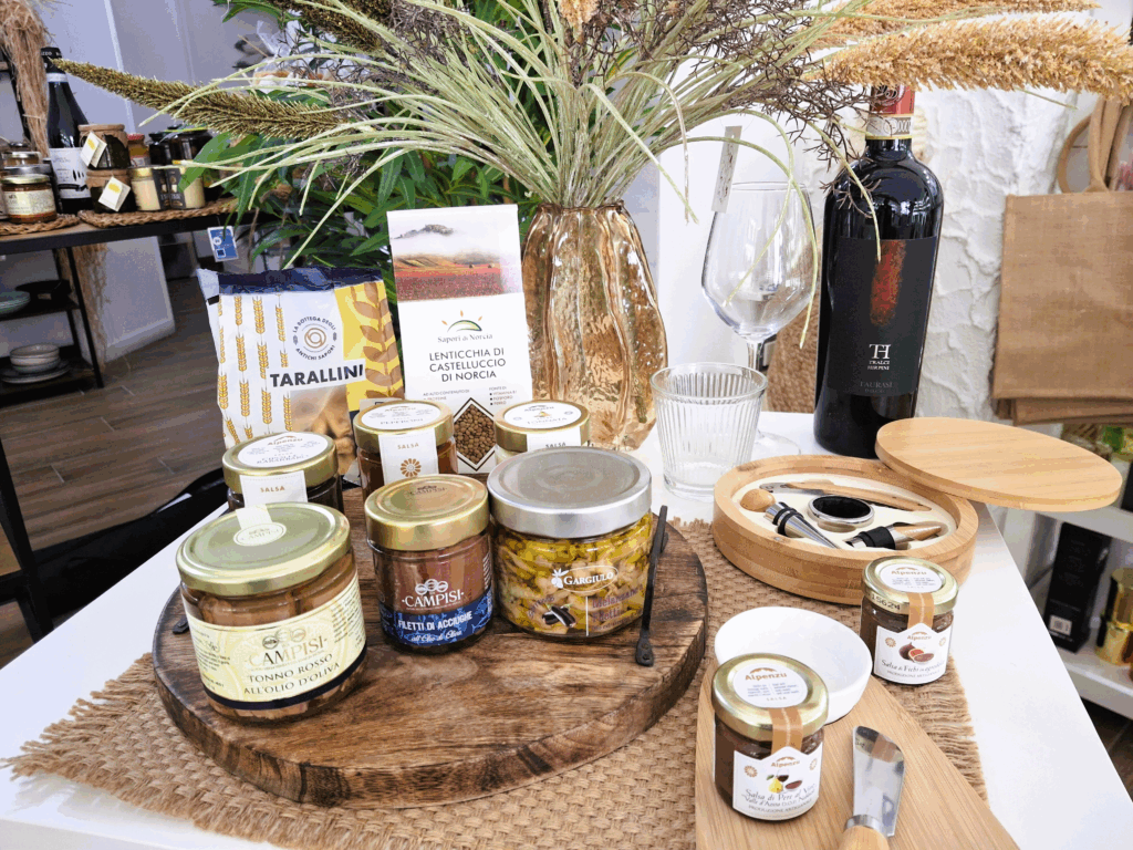 prodotti tipici italiani, specialità alimentari regionali, cibo tradizionale italiano, prodotti artigianali italiani, eccellenze gastronomiche italiane, cucina tipica italiana, prodotti locali italiani, prodotti DOP italiani, prodotti IGP italiani, gastronomia italiana, salumi tipici italiani, formaggi tipici italiani, dolci tipici regionali, prodotti alimentari del Sud Italia, conserve artigianali italiane, pasta artigianale italiana, olio extravergine d’oliva italiano, vini tipici italiani, prodotti biologici italiani, prodotti gourmet italiani